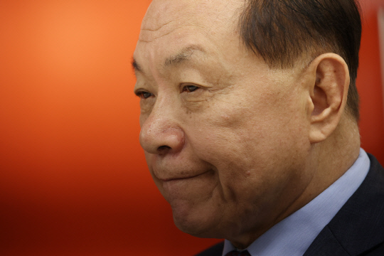 황우여 국민의힘 신임 비상대책위원장이 8일 여의도 당사에서 연합뉴스와 인터뷰를 하고 있다.<연합뉴스 사진>